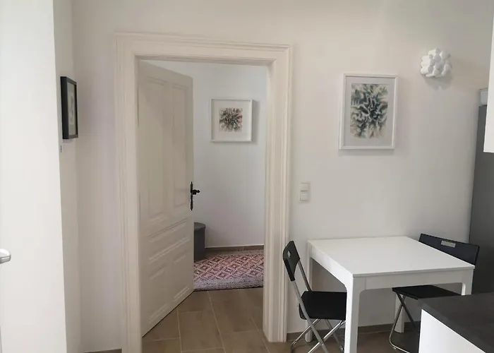 Ruhige Art-garconniere Mit Balkon Διαμέρισμα *
