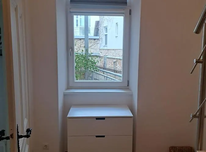 Ruhige Art-garconniere Mit Balkon Διαμέρισμα *